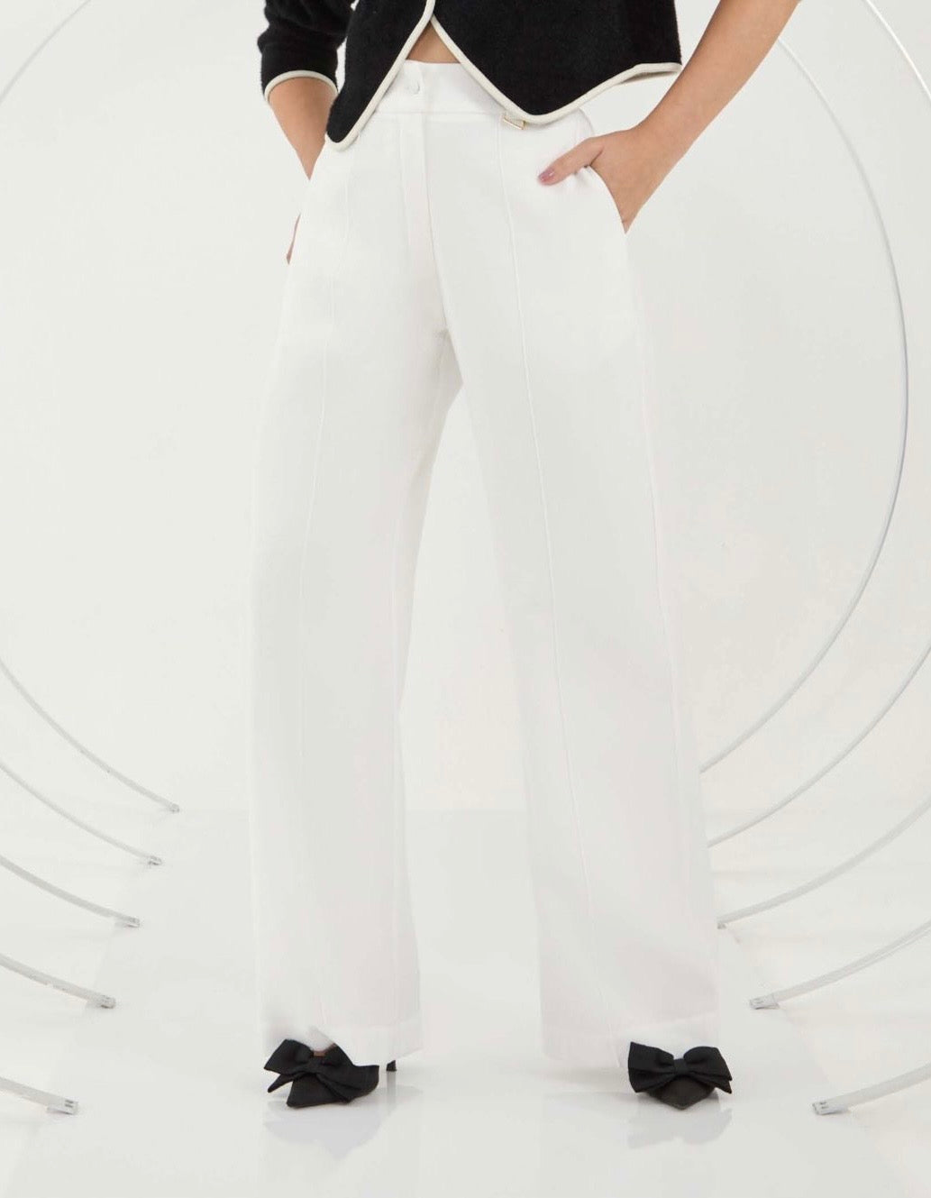 Isa Paes - Tailored Basic Pants