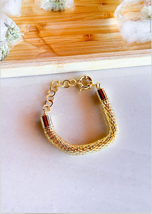 Nuria Hollow Gold Bracelet