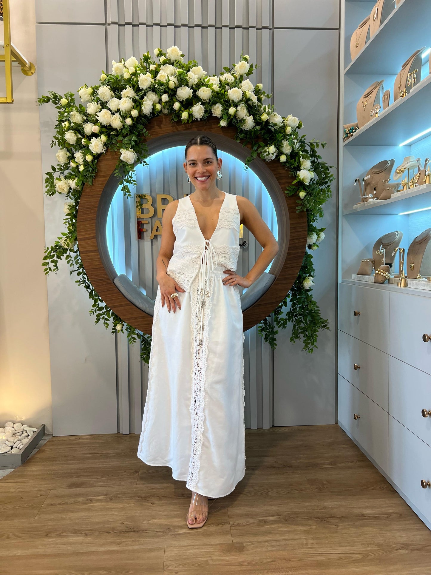 Caos - Vest and Skirt Set with Lace Details