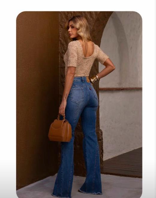Contra Sensura -  Triples Flare Jeans